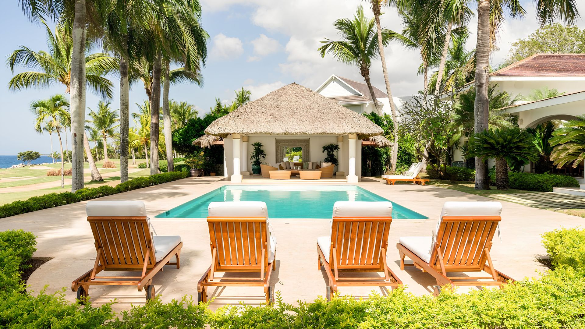 Paradise Manor photo 1