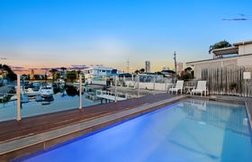 Luxury Waterside Haven reviews