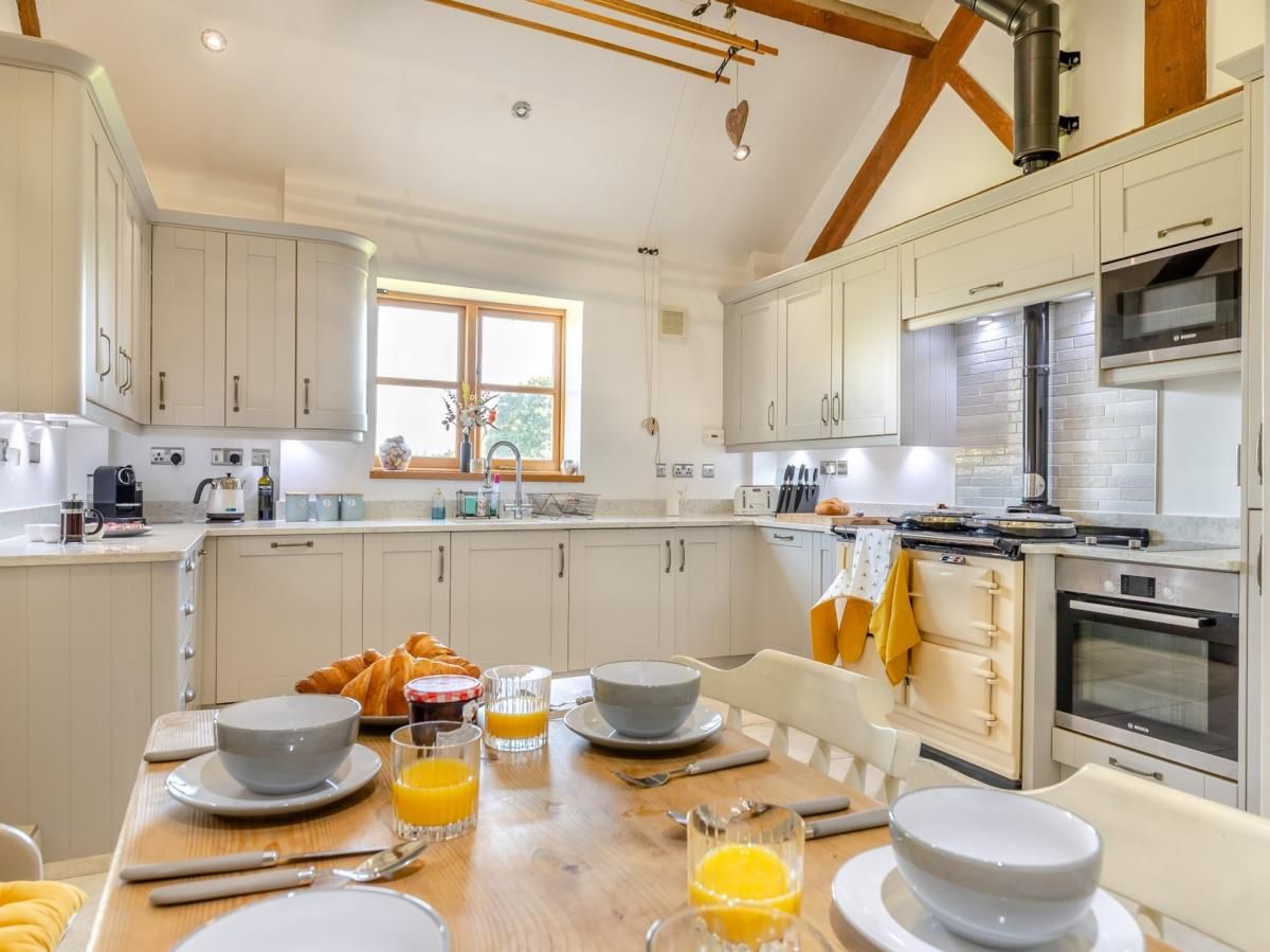 Cottage in Staffordshire photo 2