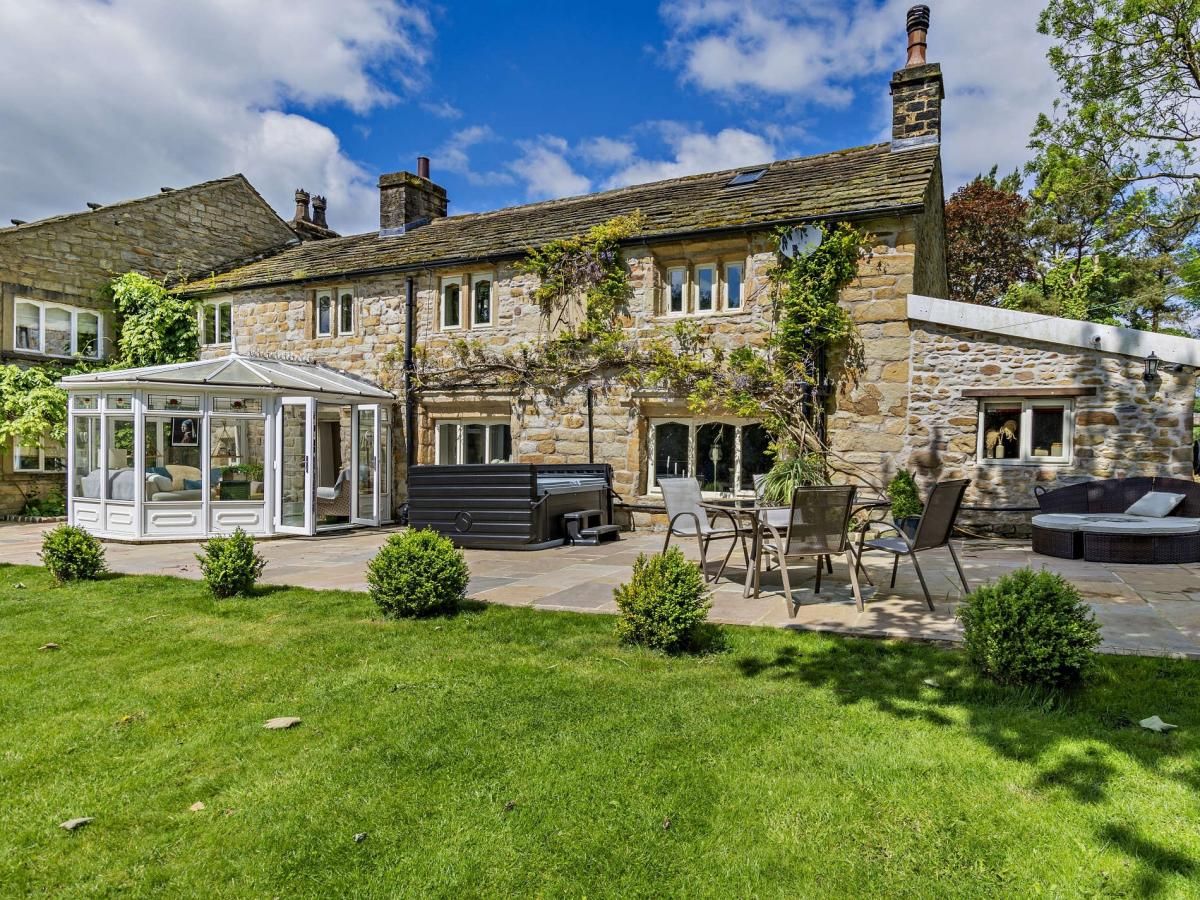 Cottage in Lancashire photo 1