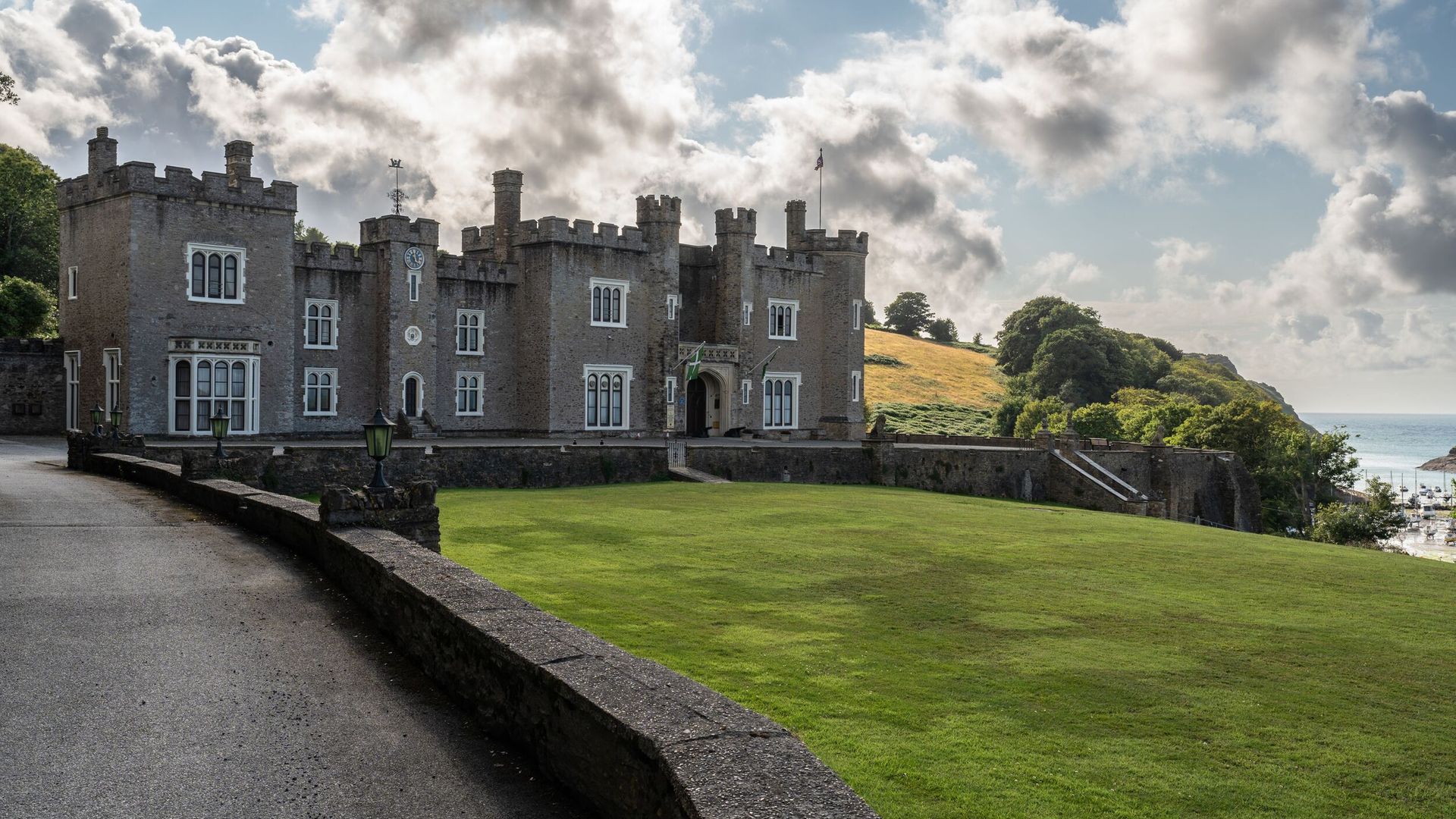 Watermouth Castle, Rhododendron Apartment photo 1