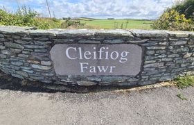 5 Cleifiog Fawr reviews