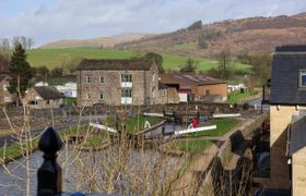 The Swans Nest Lock View