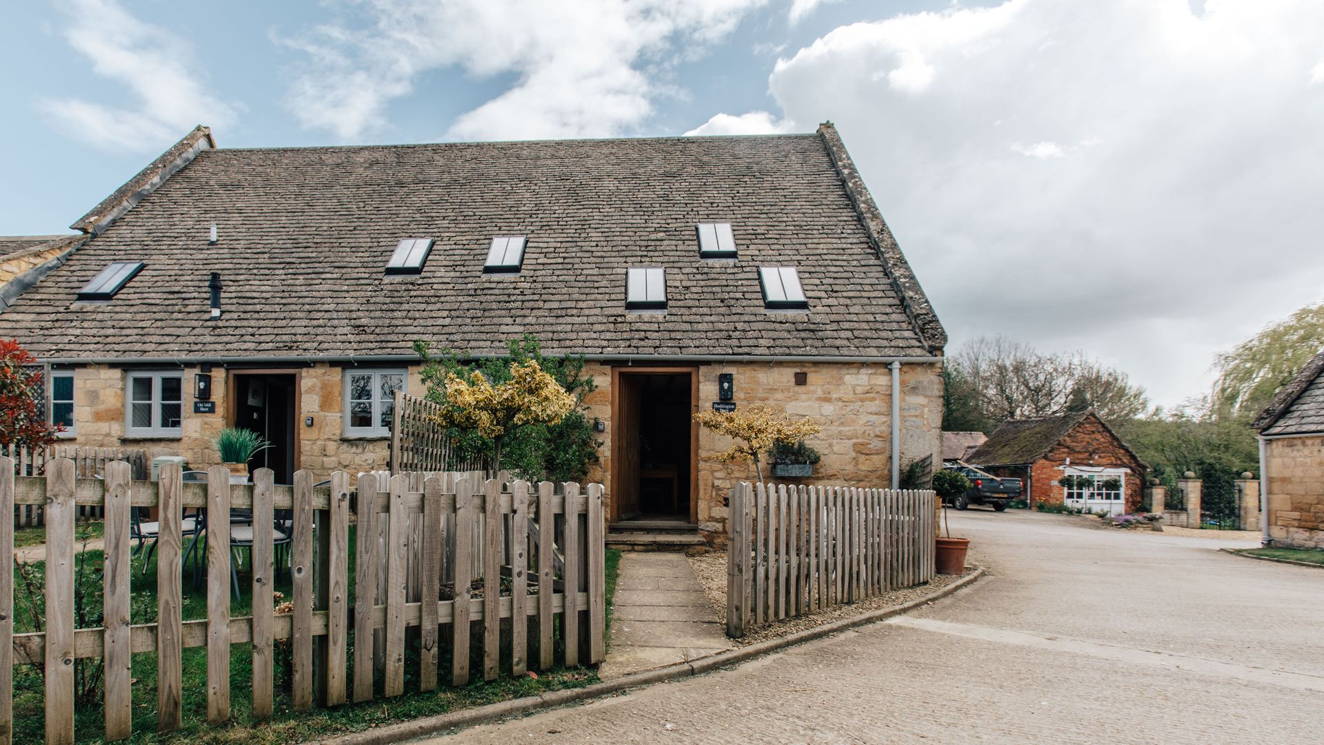 Boddingtons Barn photo 1