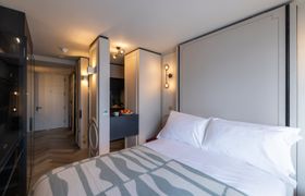 Elegance in London reviews