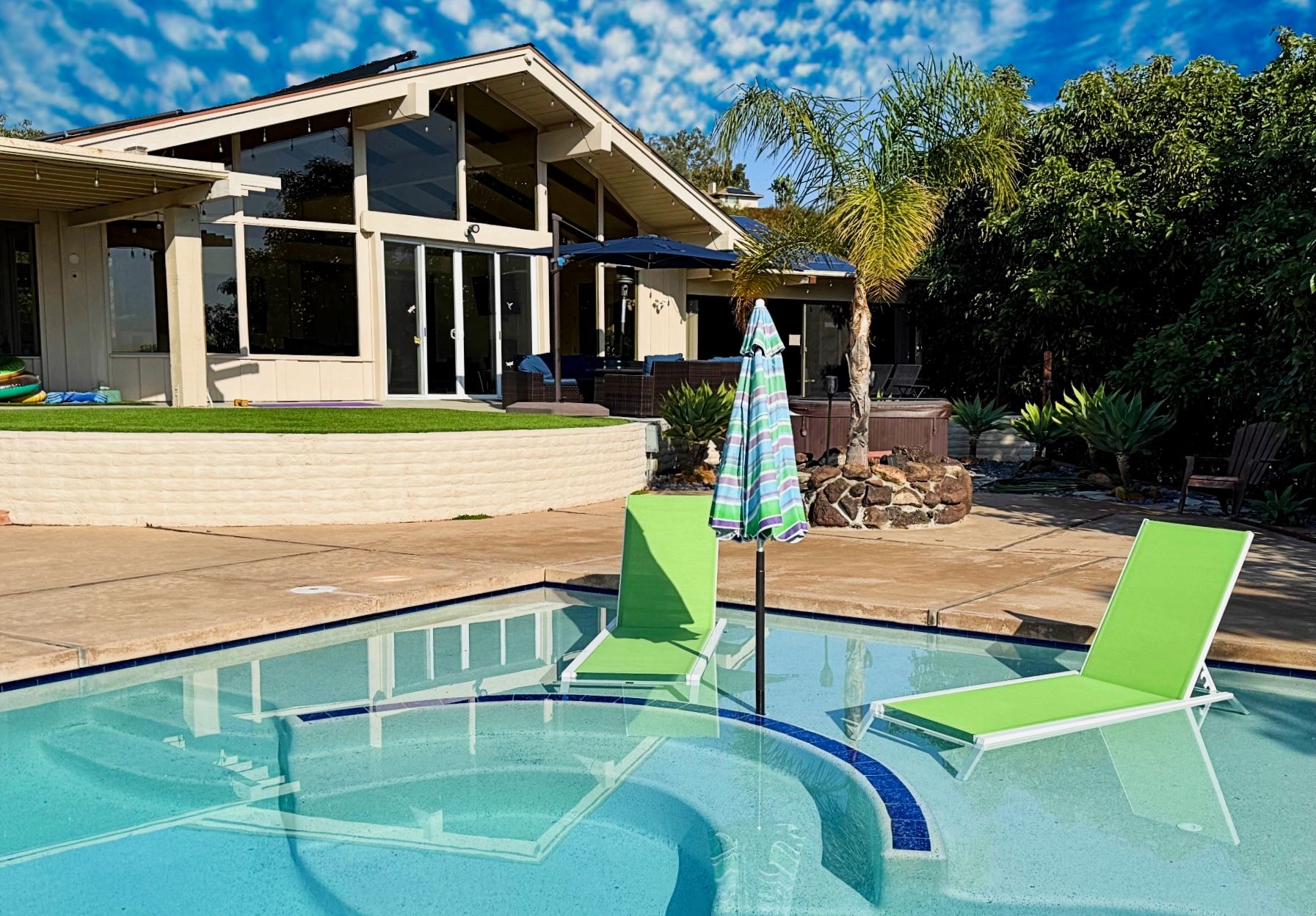 Pool Oasis photo 1