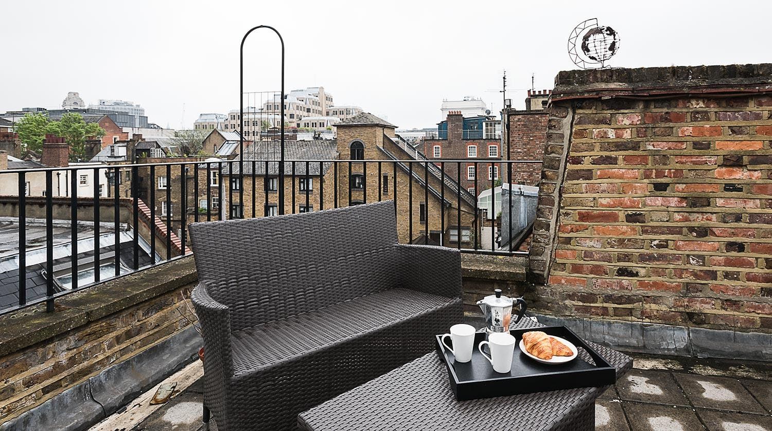 Neal's Rooftop Retreat photo 8