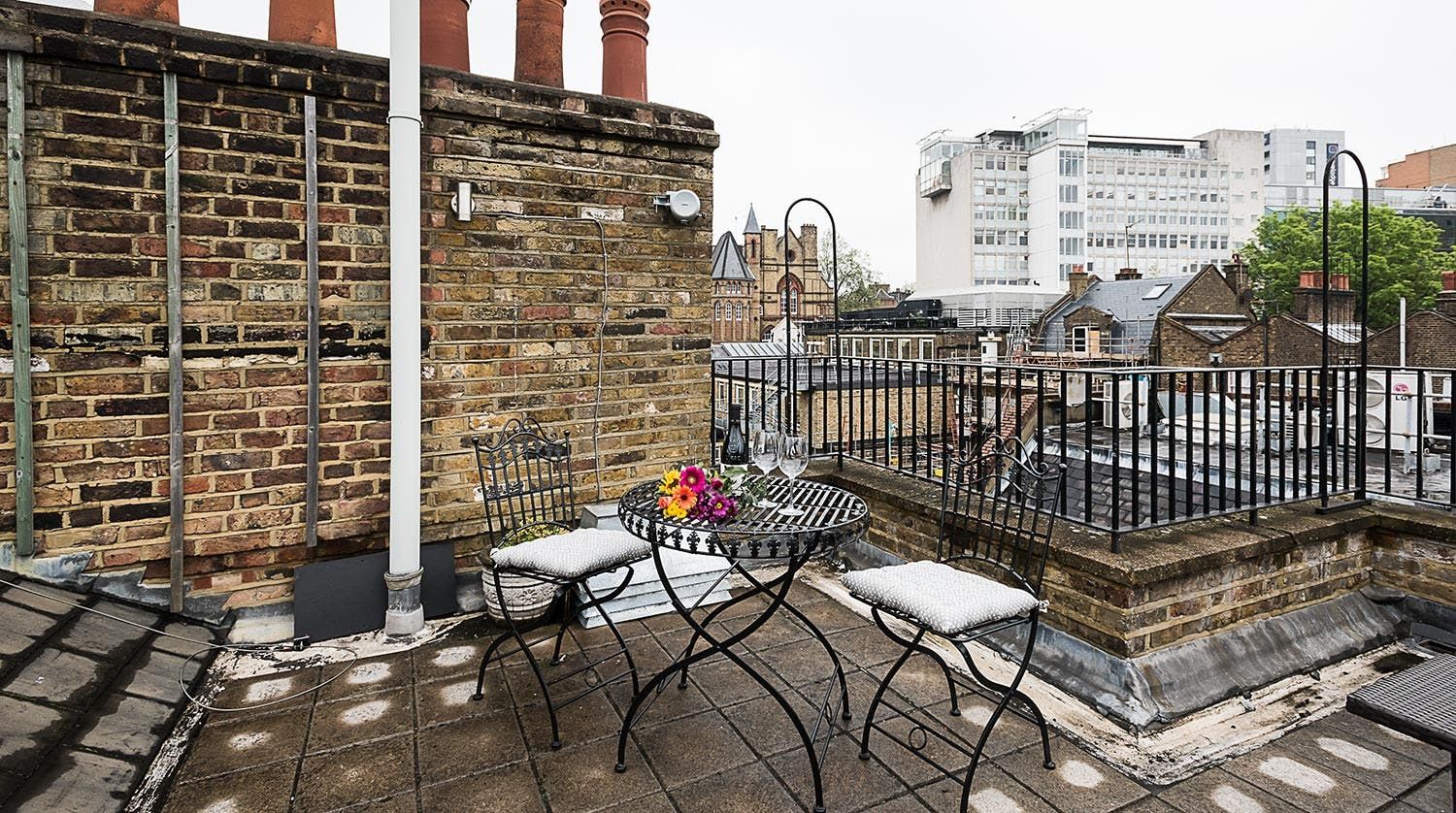 Neal's Rooftop Retreat photo 2