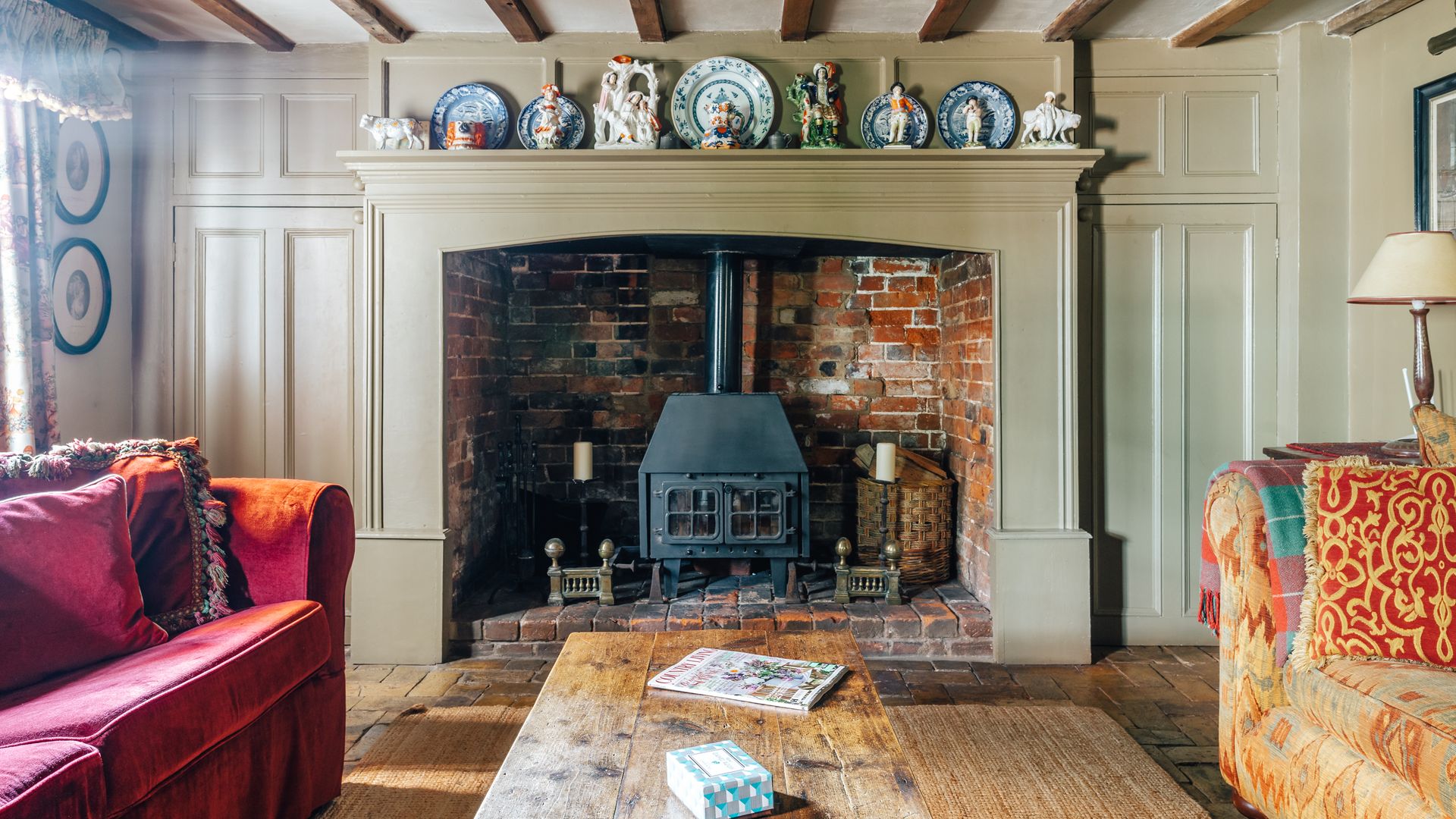 Jacobean Gem photo 2
