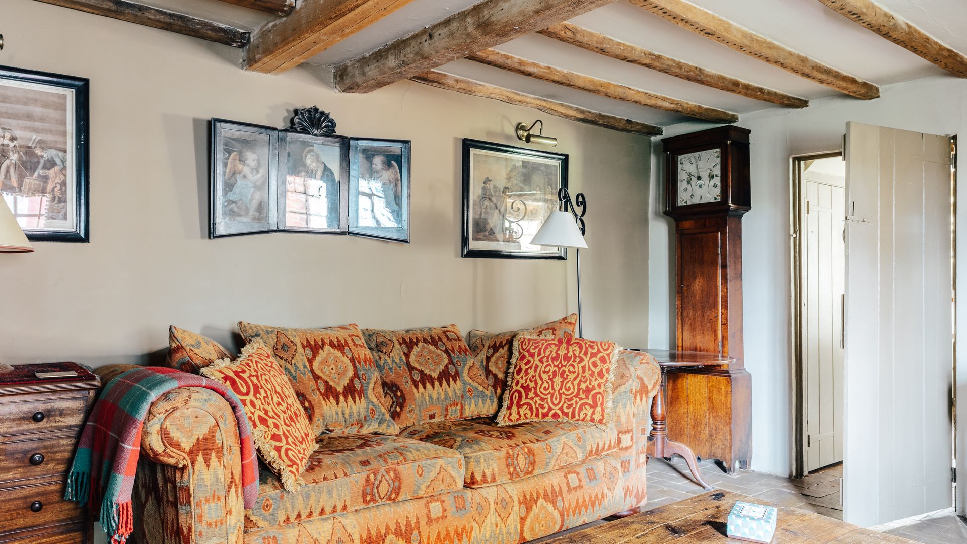 Jacobean Gem photo 6
