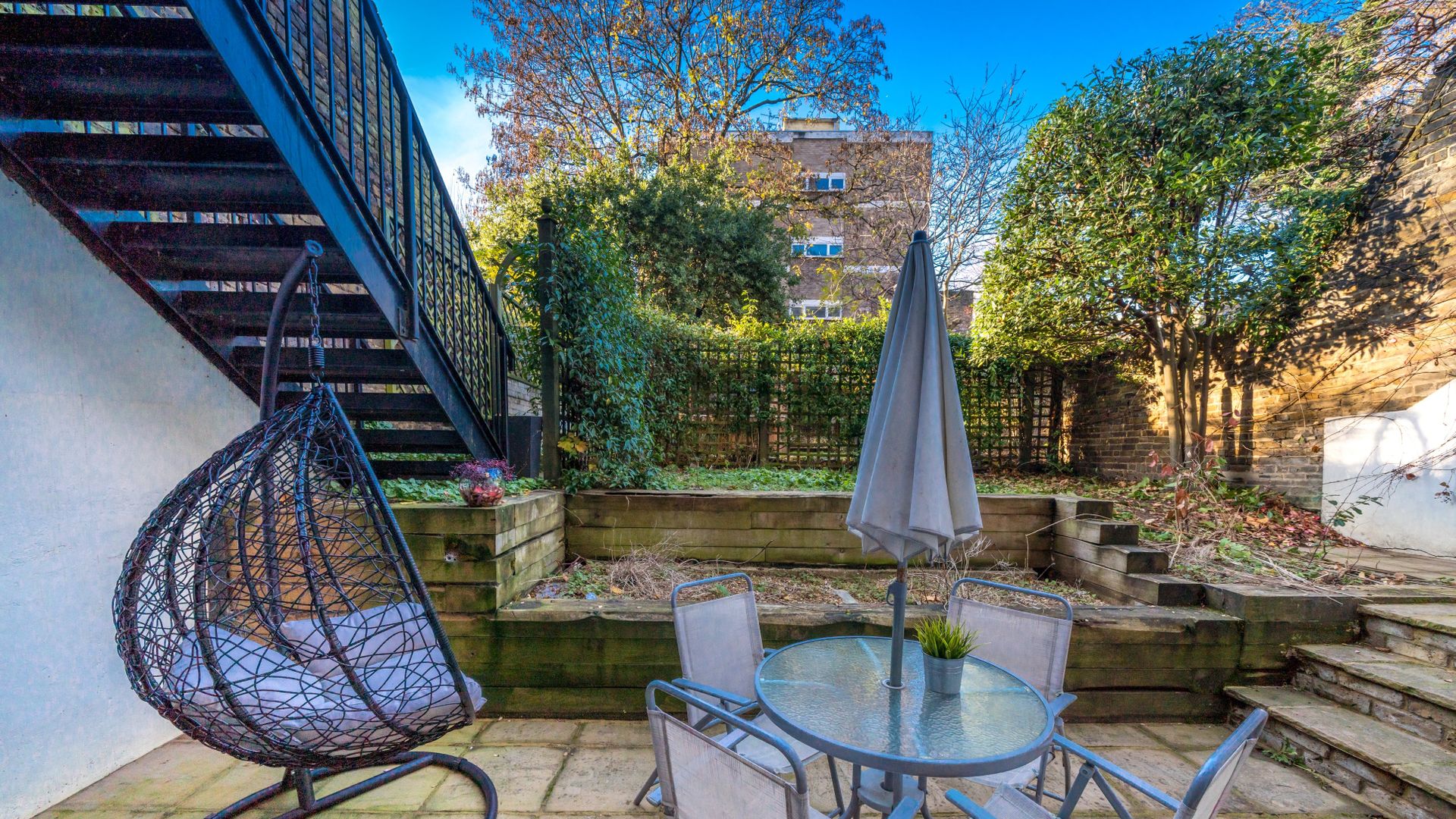 Leafy London photo 2