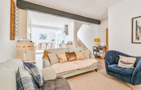 Stickleback House reviews