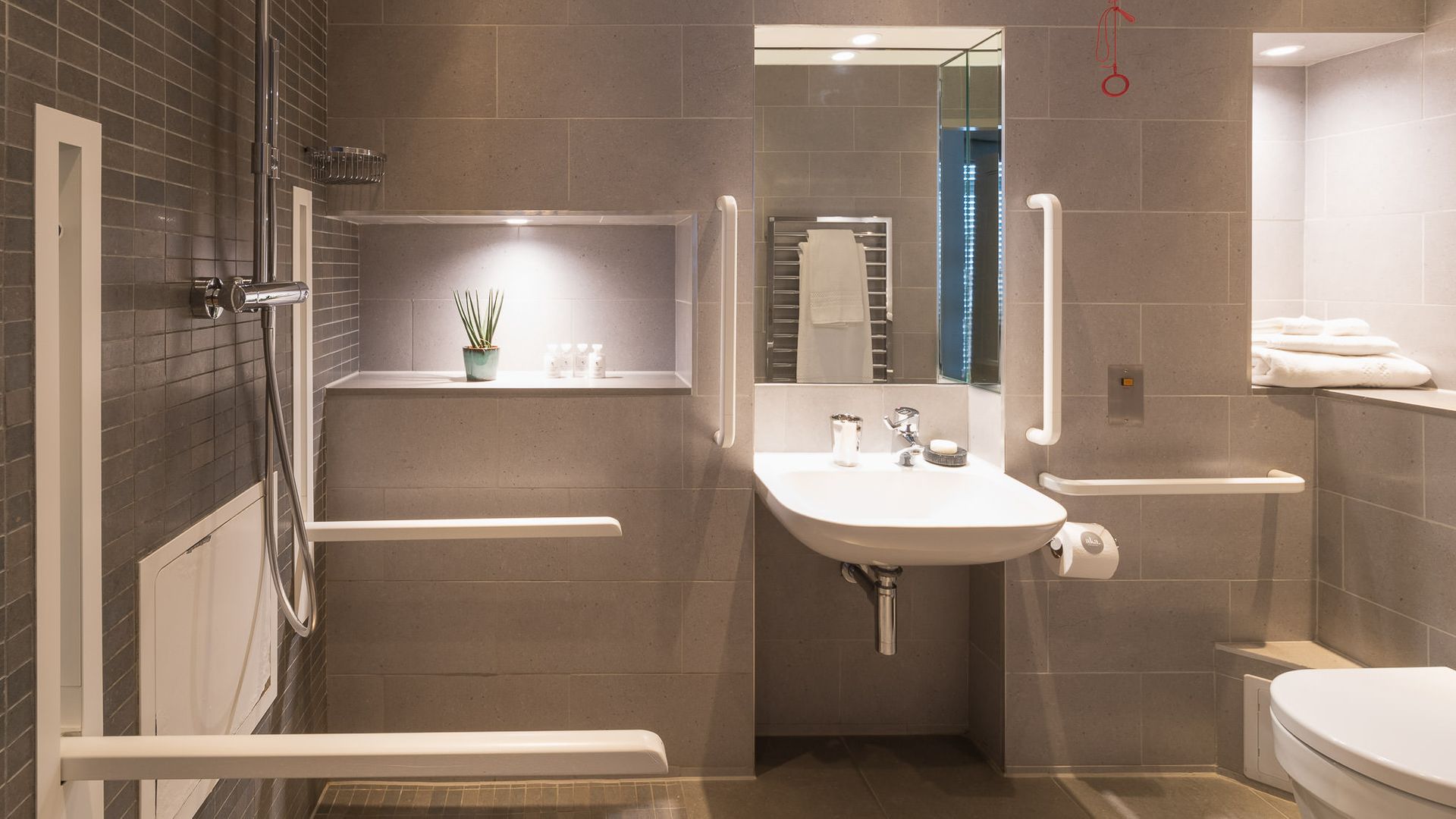 Bentinck Street Suite III photo 6