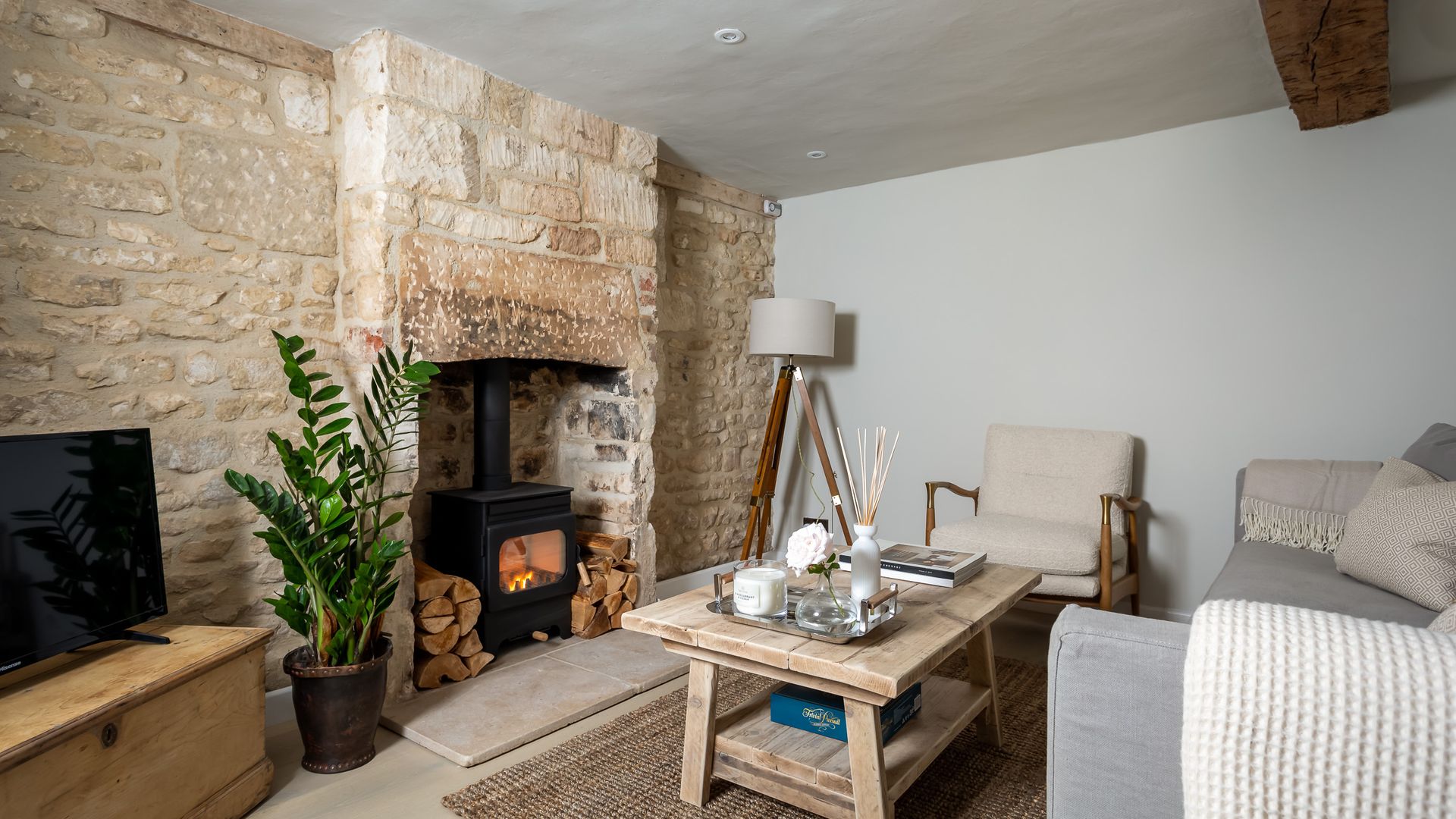 Queen of The Cotswolds photo 3