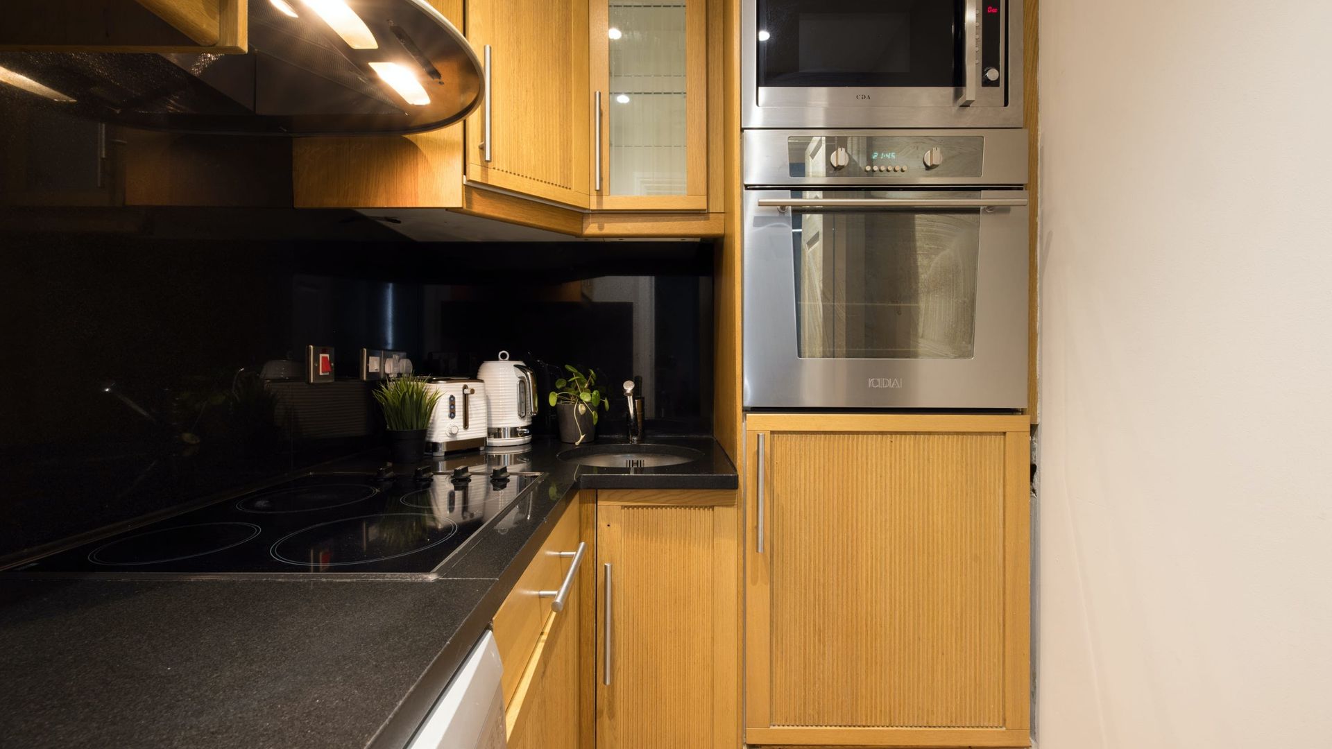 Earl's Court Elegance photo 7