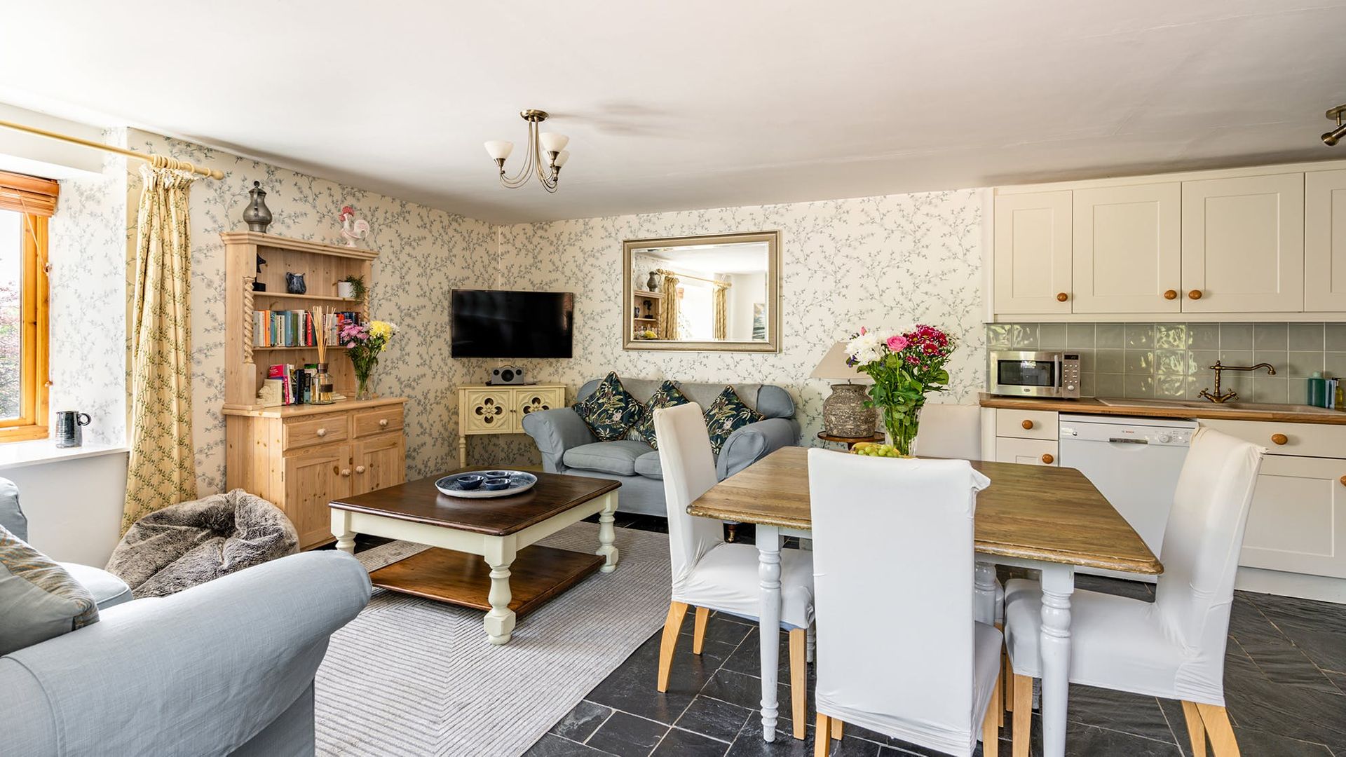 Aylesbury Cottage photo 2