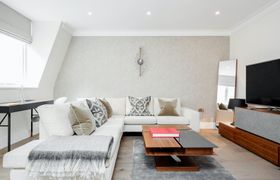 Mayfair Mews Suite III