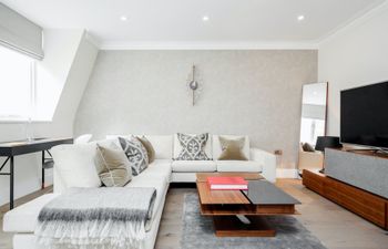 Mayfair Mews Suite III