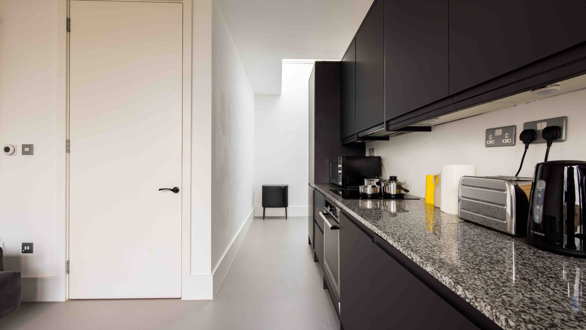 Sleek East photo 9