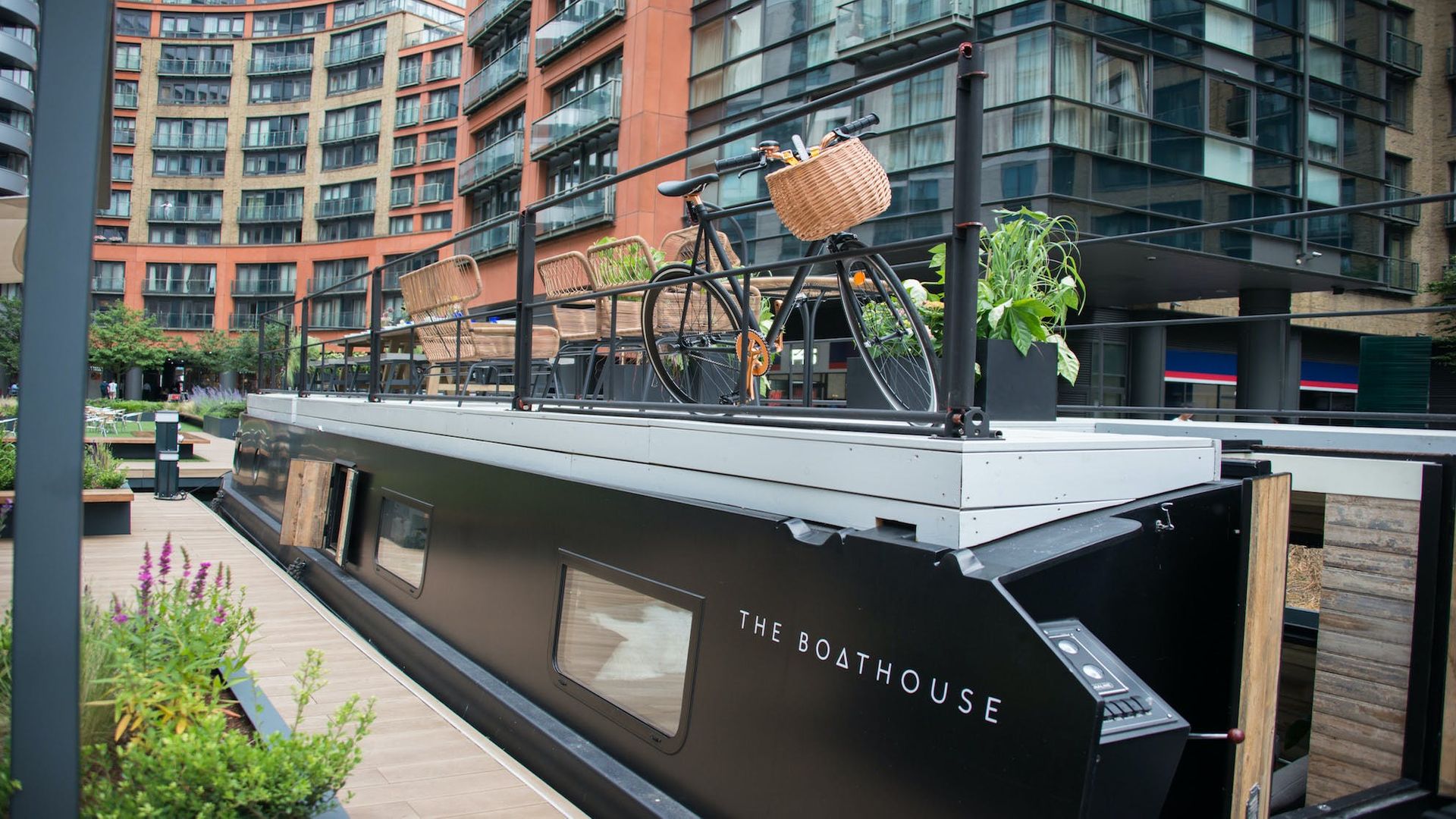 The Merchant Houseboat photo 2