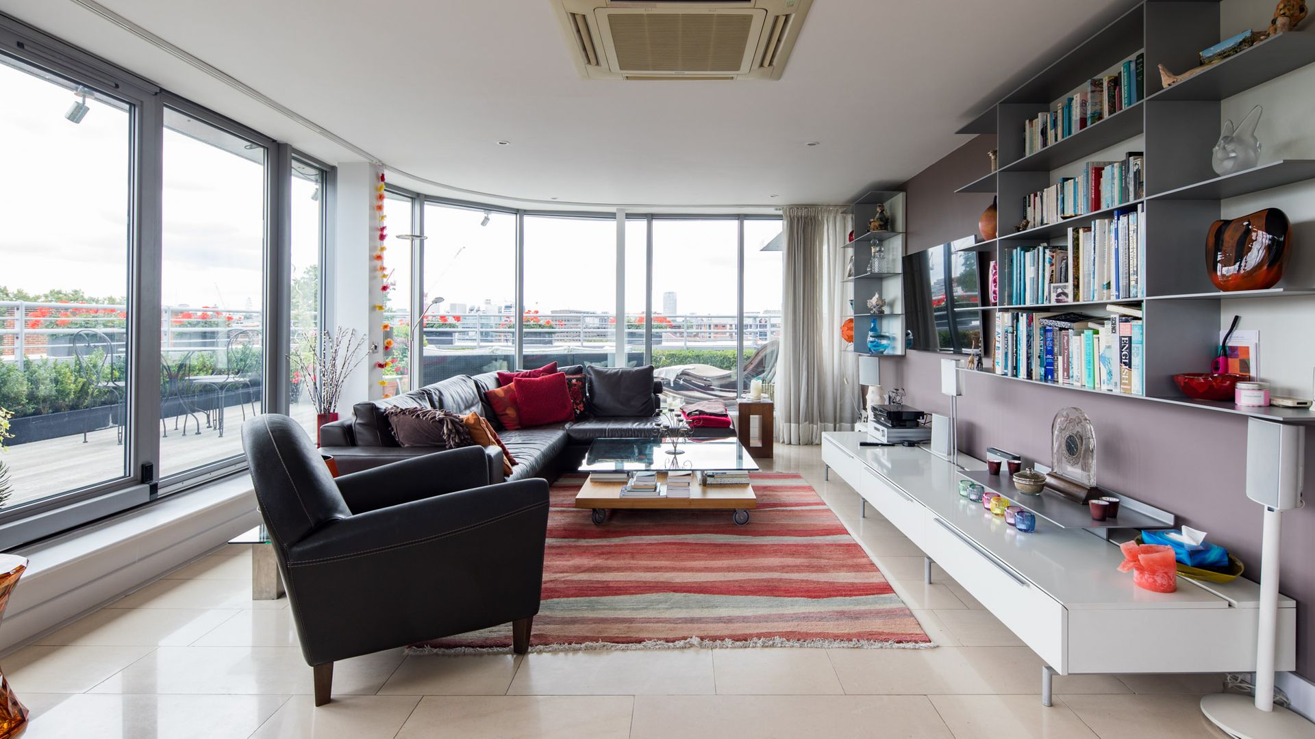 Penthouse Perspective photo 4