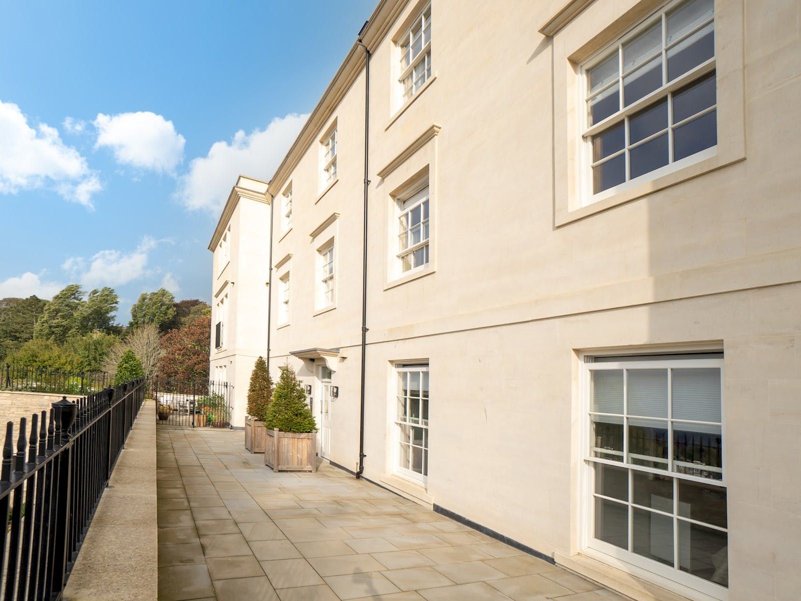 Bath Stone & Blooms photo 1