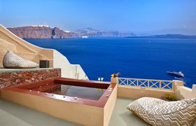 The Oia Oasis