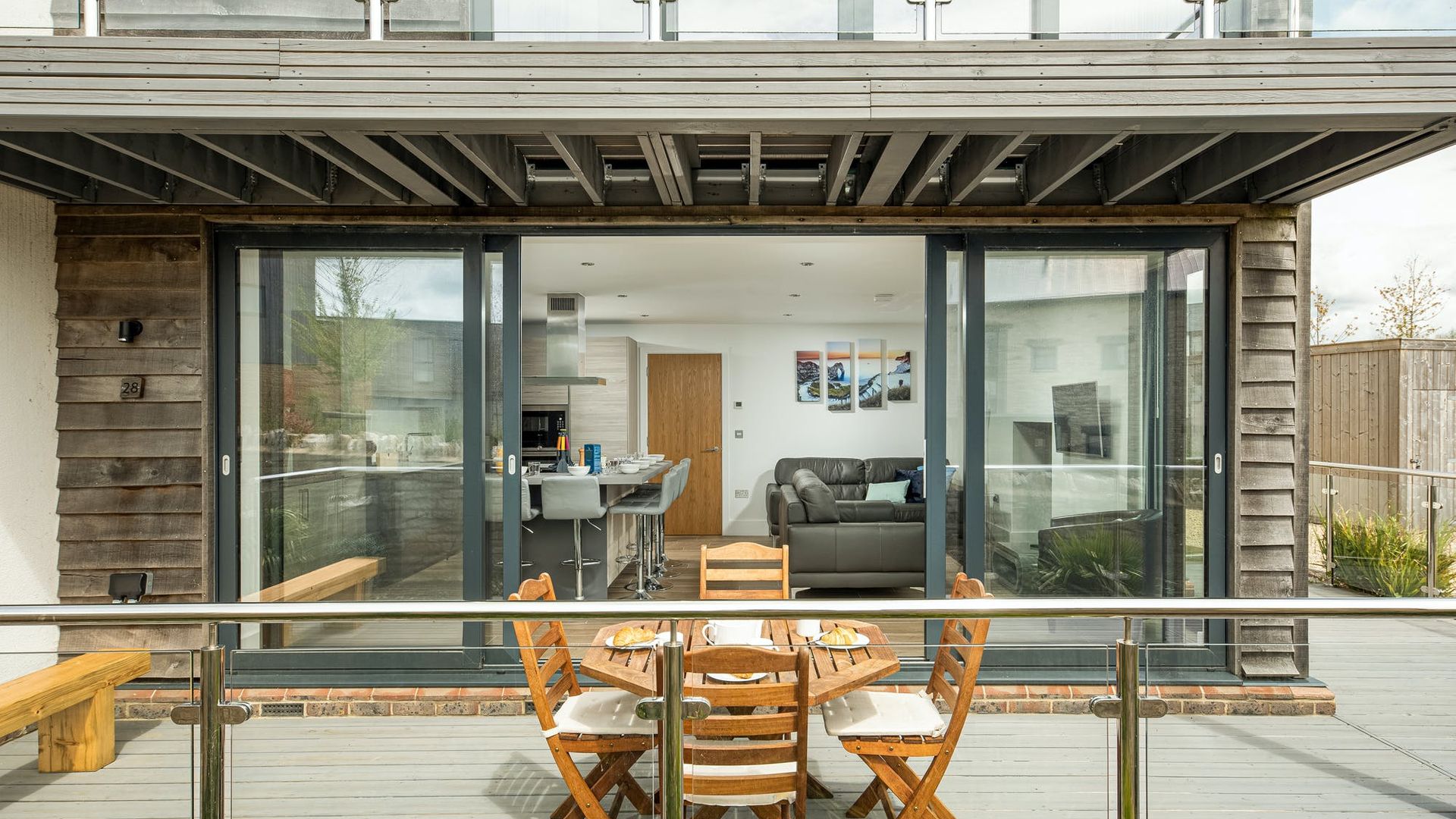 The Lakeside Abode photo 5