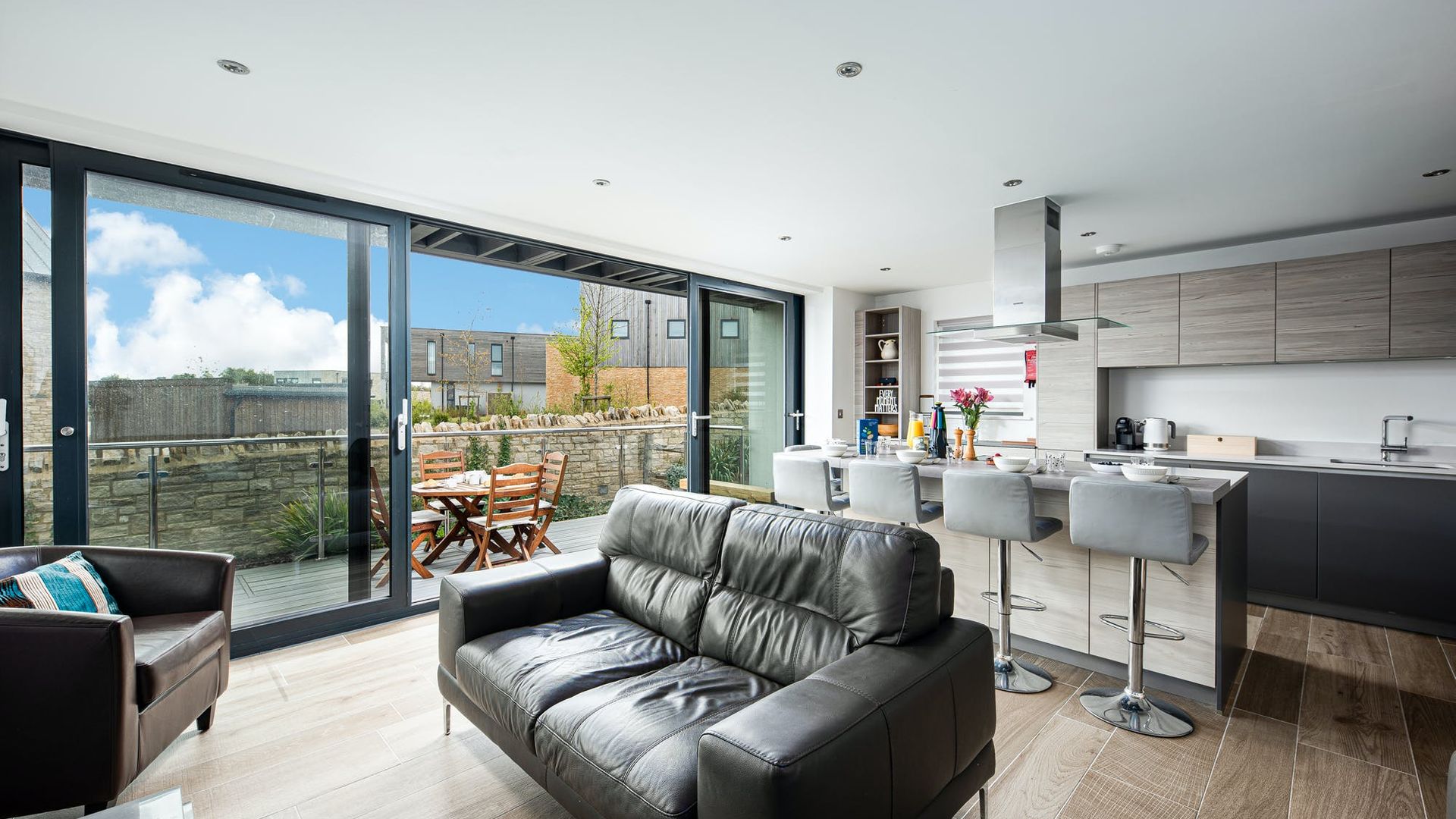 The Lakeside Abode photo 8