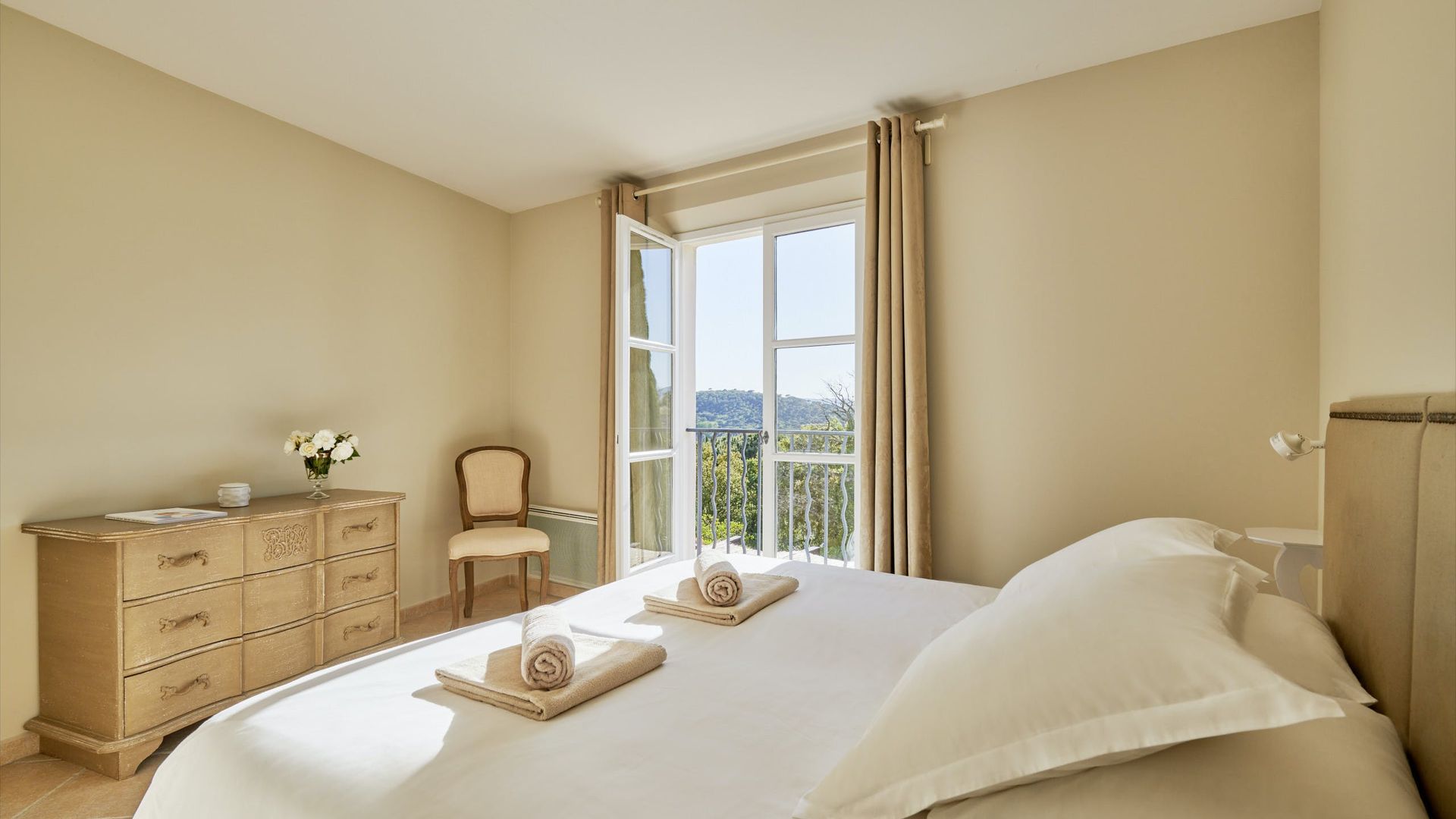 White Tropez photo 7