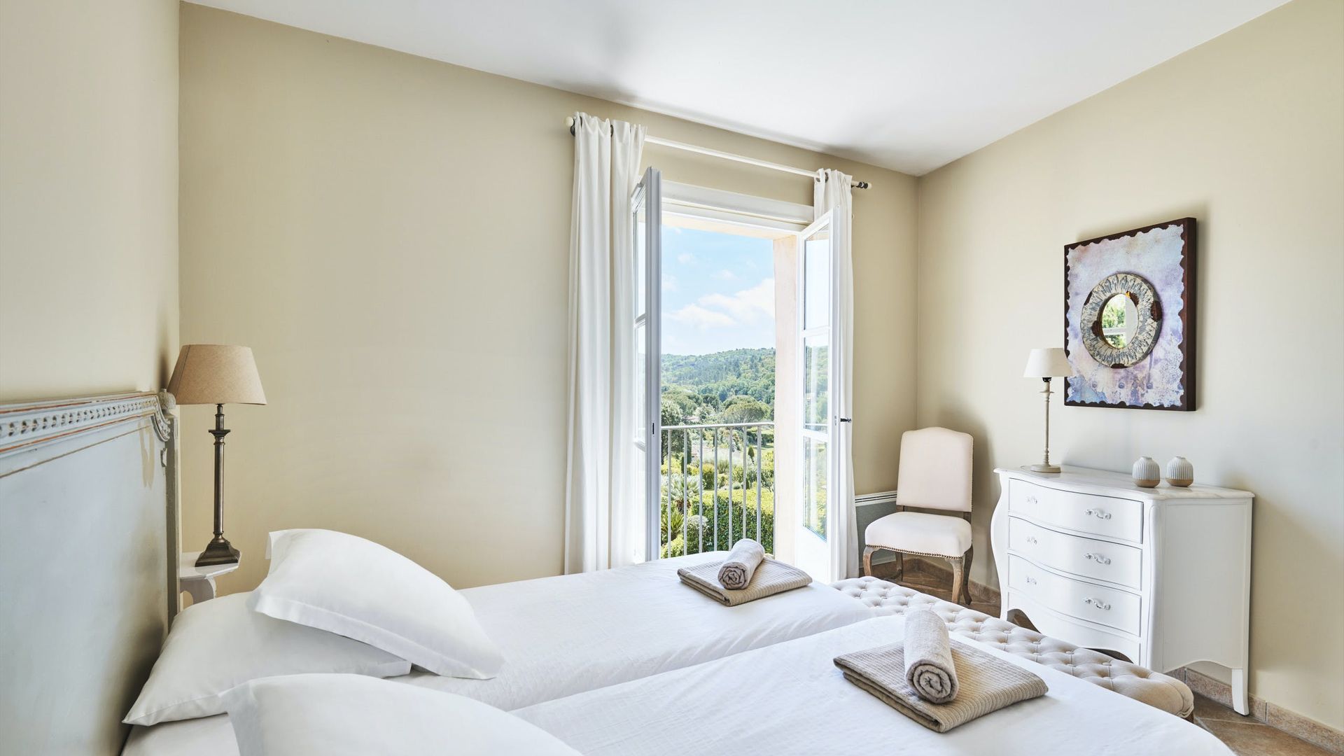 White Tropez photo 9
