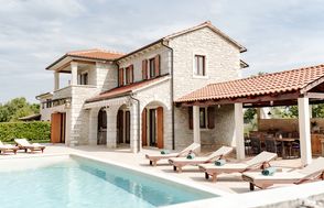Majestic Oasis