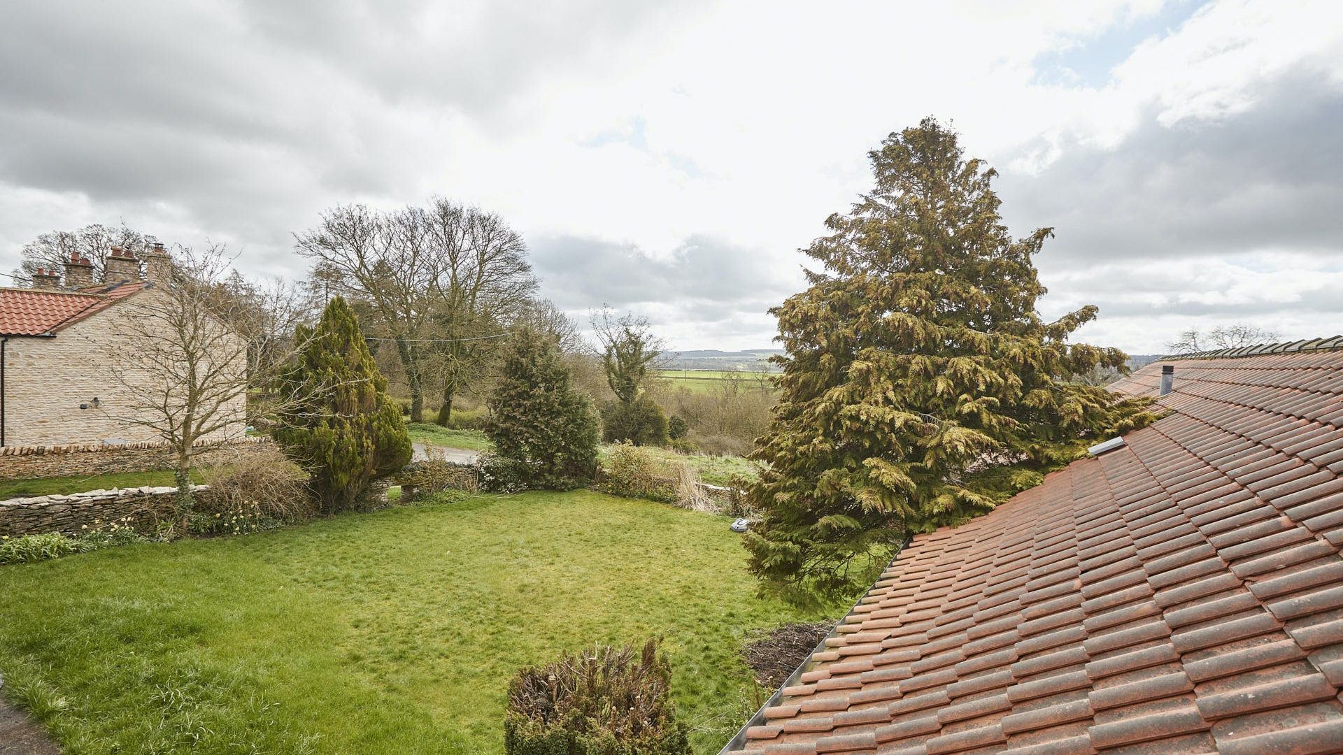 Tranquil Farmhouse photo 2