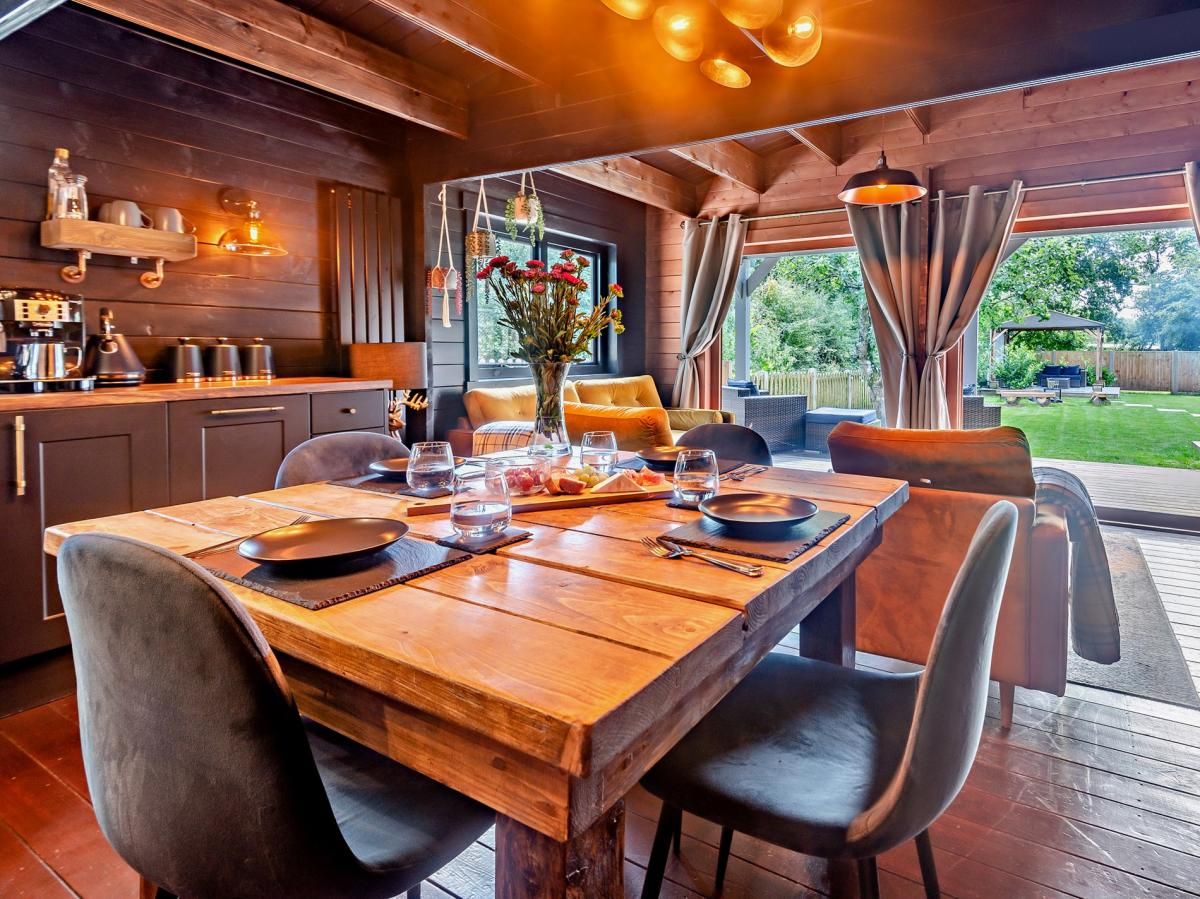 Log Cabin in Hampshire photo 7
