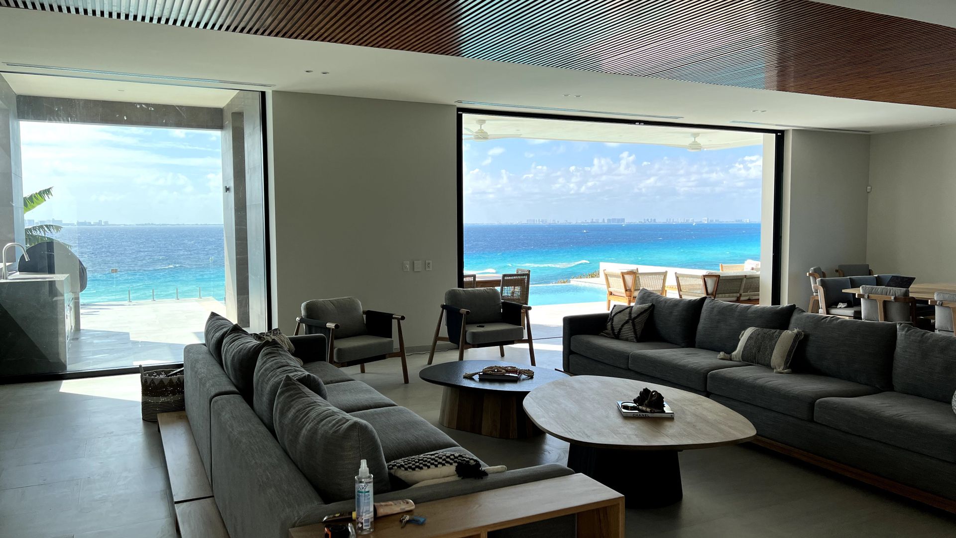 Tropicana Retreat photo 7