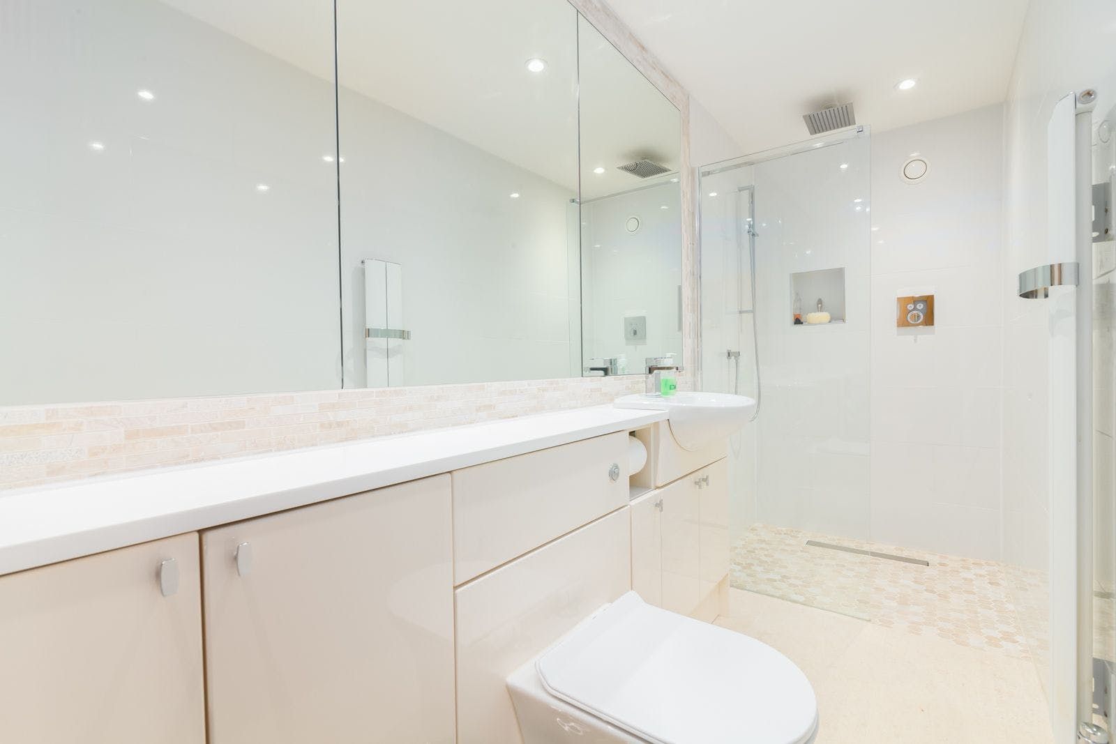 Harbour House photo 9