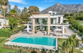 Marbella Moon