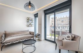 Mamilla Oasis reviews