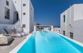 Sun-Kissed in Mykonos reviews