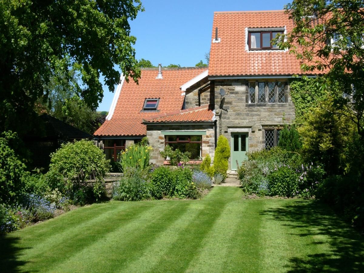 Cottage in North Yorkshire photo 1