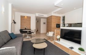Riviera Chic reviews