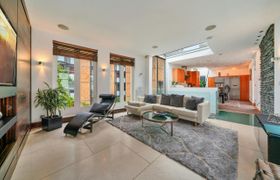 Knightsbridge Mews