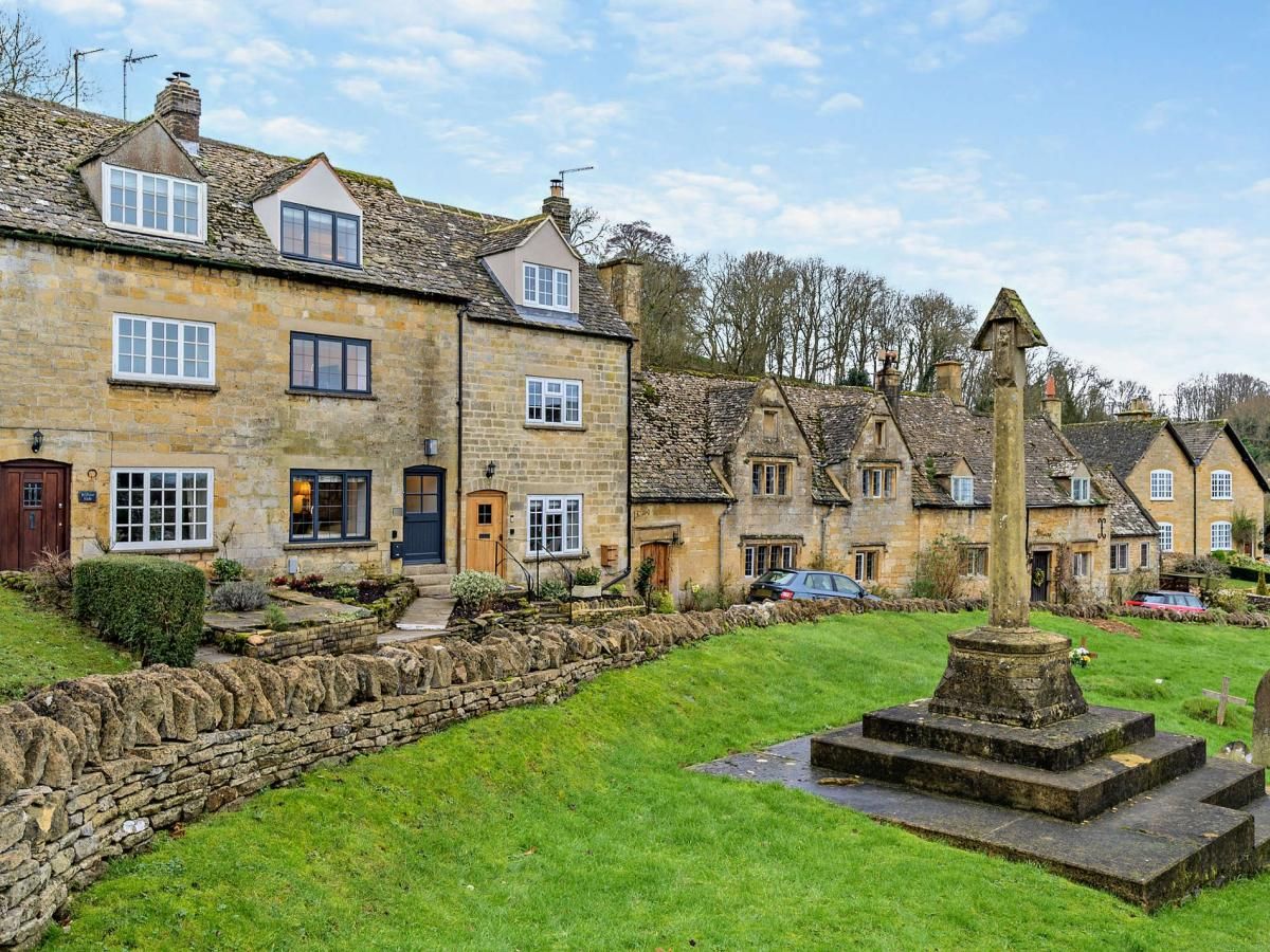 Cottage in Gloucestershire photo 1