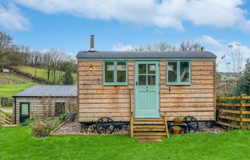 Foxgloves Hut, Brompton Regis