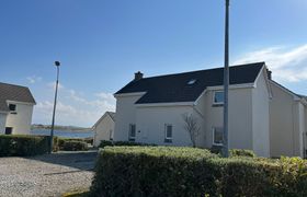 6 Ballyconneely Cottage