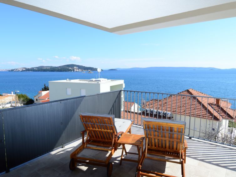 Viva-by the sea-panorama penthouse Apartment 3 photo 1