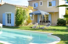 Le Clos Savornin V8IC Holiday Home 4