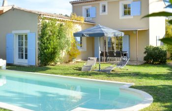 Le Clos Savornin V8IC Holiday Home 4