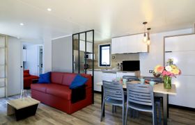 Premium Cocoon Holiday Home 3