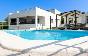 Ria with heated pool